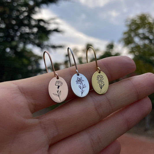 925 Ayar Gümüş Kişiye Özel Doğum Ayı Çiçeği Sallantılı Küpe: Altın Kaplama Disk Küpe - Lisen Aksesuar