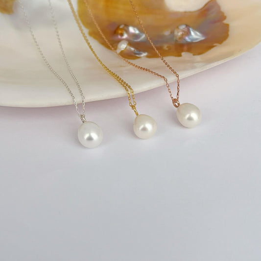 Minimalist Tatlı Su İncili Kolye: 925 Ayar Gümüş, 14 Ayar Altın Kaplama Zarif Takı - Lisen Aksesuar