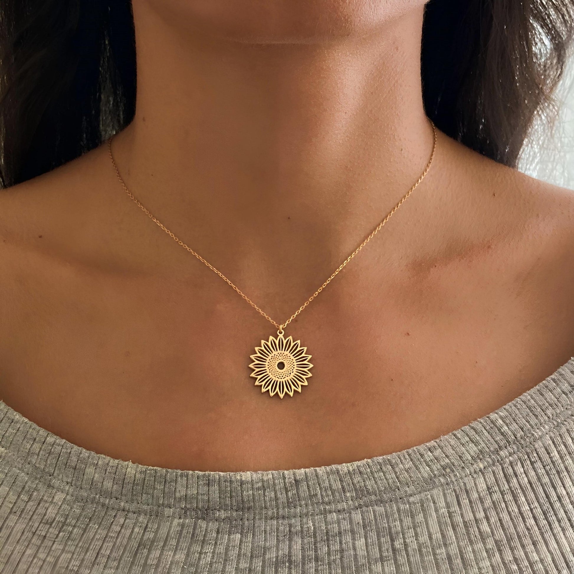14 Ayar Altın Kaplama Ayçiçeği Kolye: 925 Ayar Gümüş Minimalist Çiçek Kolye - Lisen Aksesuar