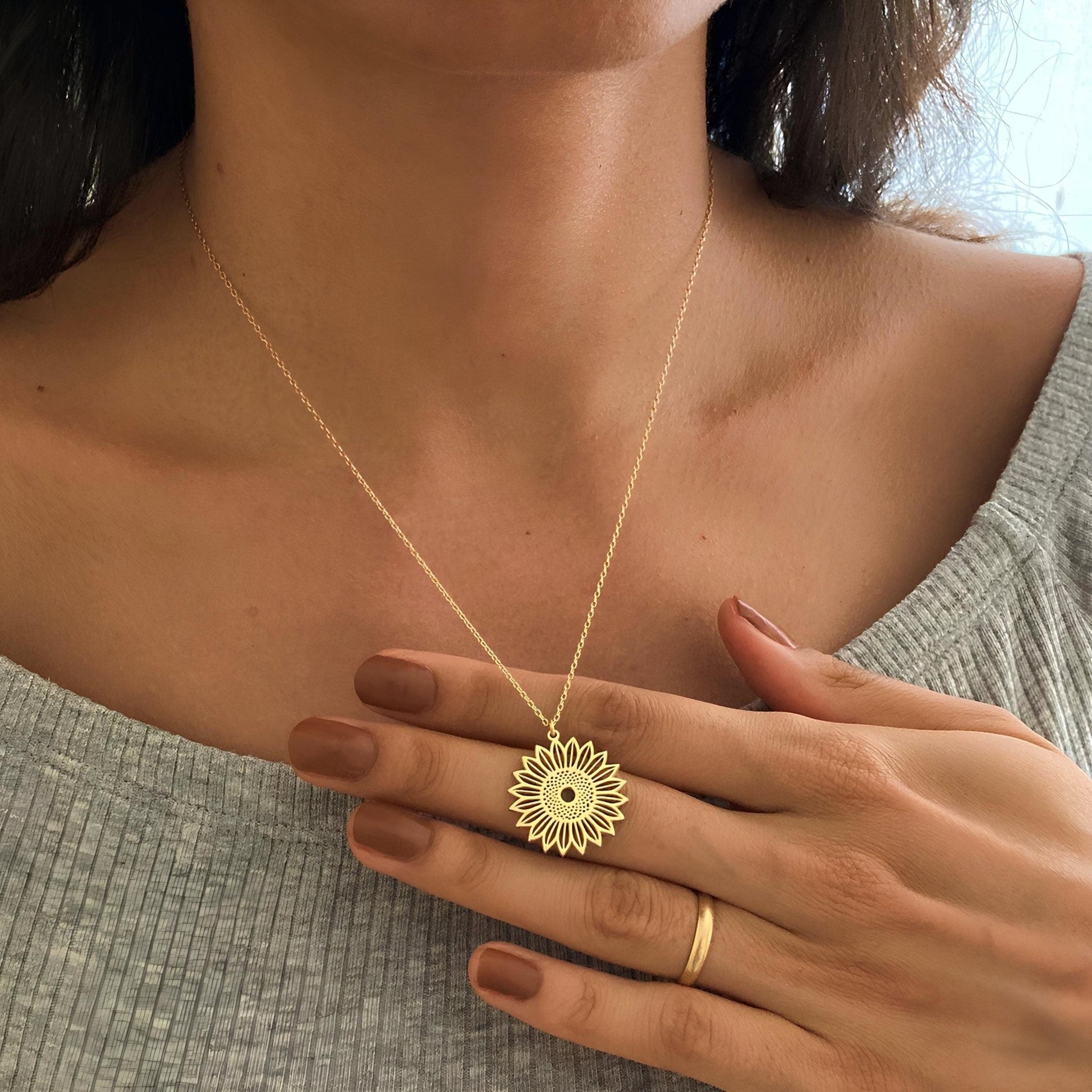 14 Ayar Altın Kaplama Ayçiçeği Kolye: 925 Ayar Gümüş Minimalist Çiçek Kolye - Lisen Aksesuar