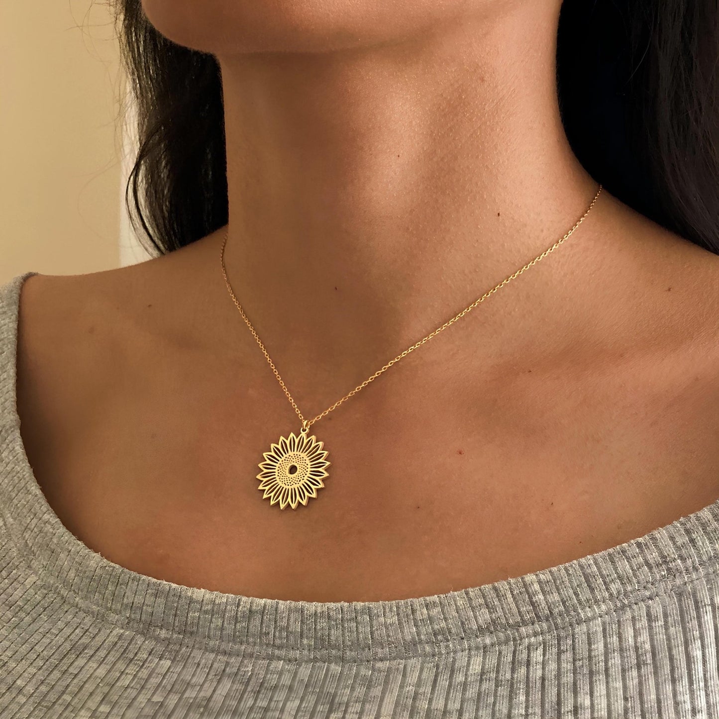 14 Ayar Altın Kaplama Ayçiçeği Kolye: 925 Ayar Gümüş Minimalist Çiçek Kolye - Lisen Aksesuar