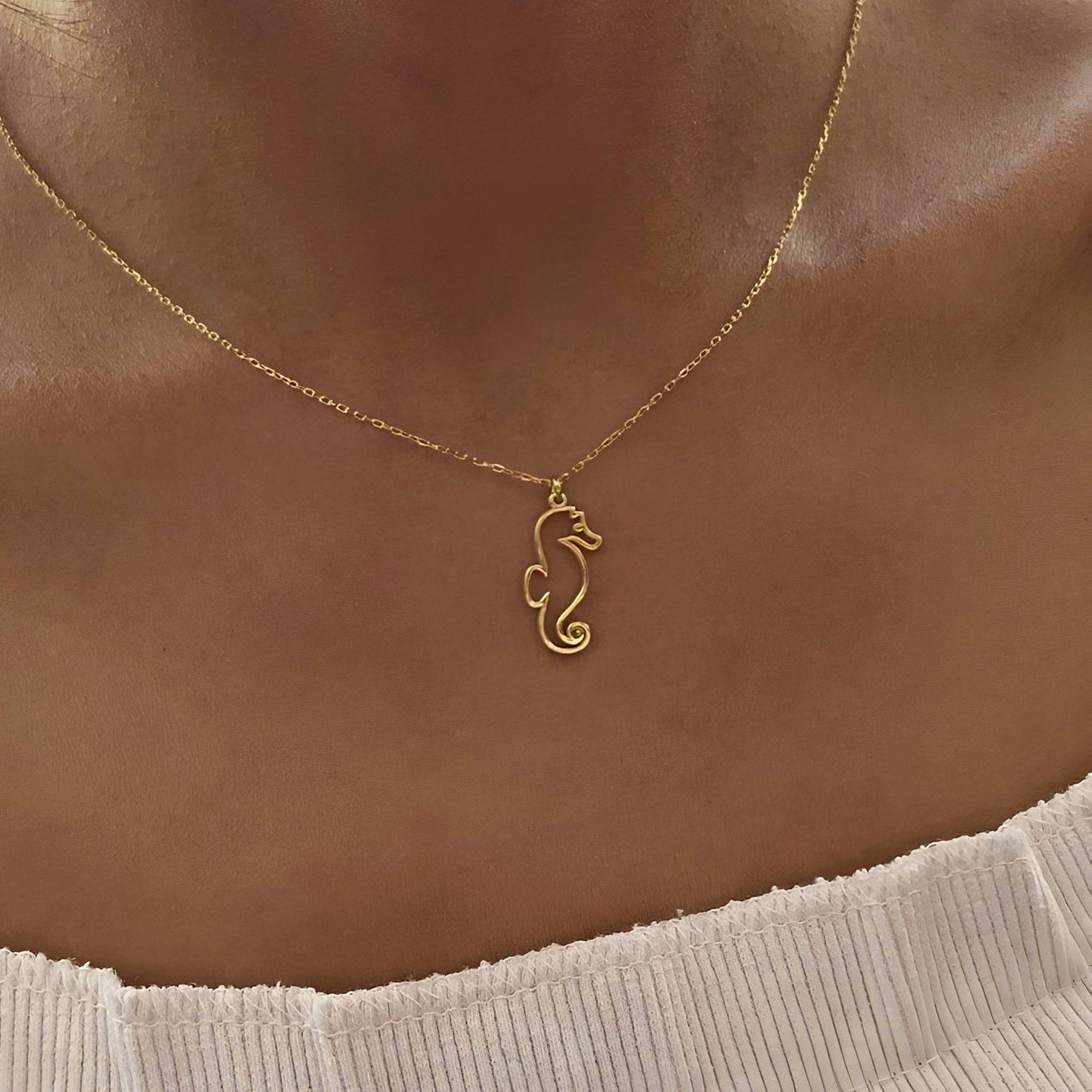 14 Ayar Altın Kaplama Denizatı Kolye: 925 Ayar Gümüş Deniz Temalı Minimal Kolye - Lisen Aksesuar