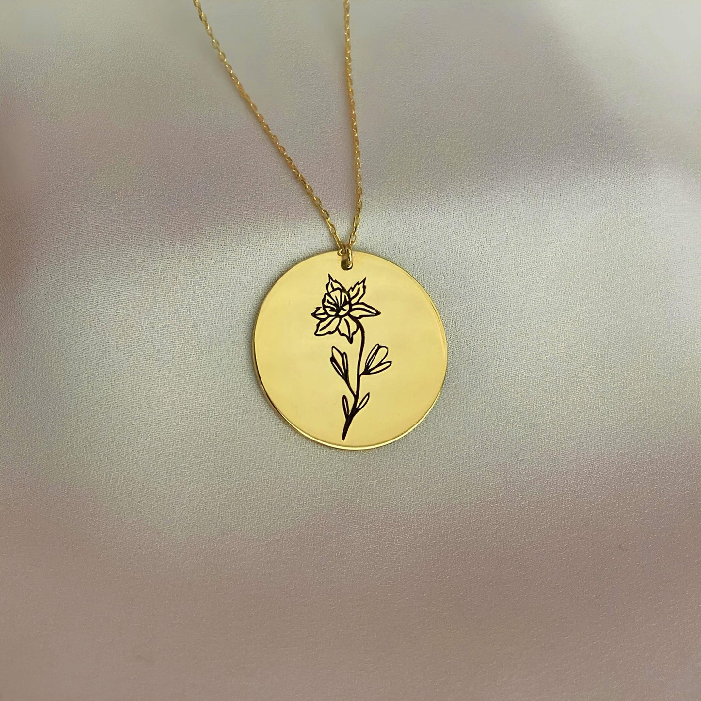 14 Ayar Altın Kaplama Doğum Çiçeği Kolye: 925 Ayar Gümüş Kişiye Özel Gravürlü Madalyon - Lisen Aksesuar