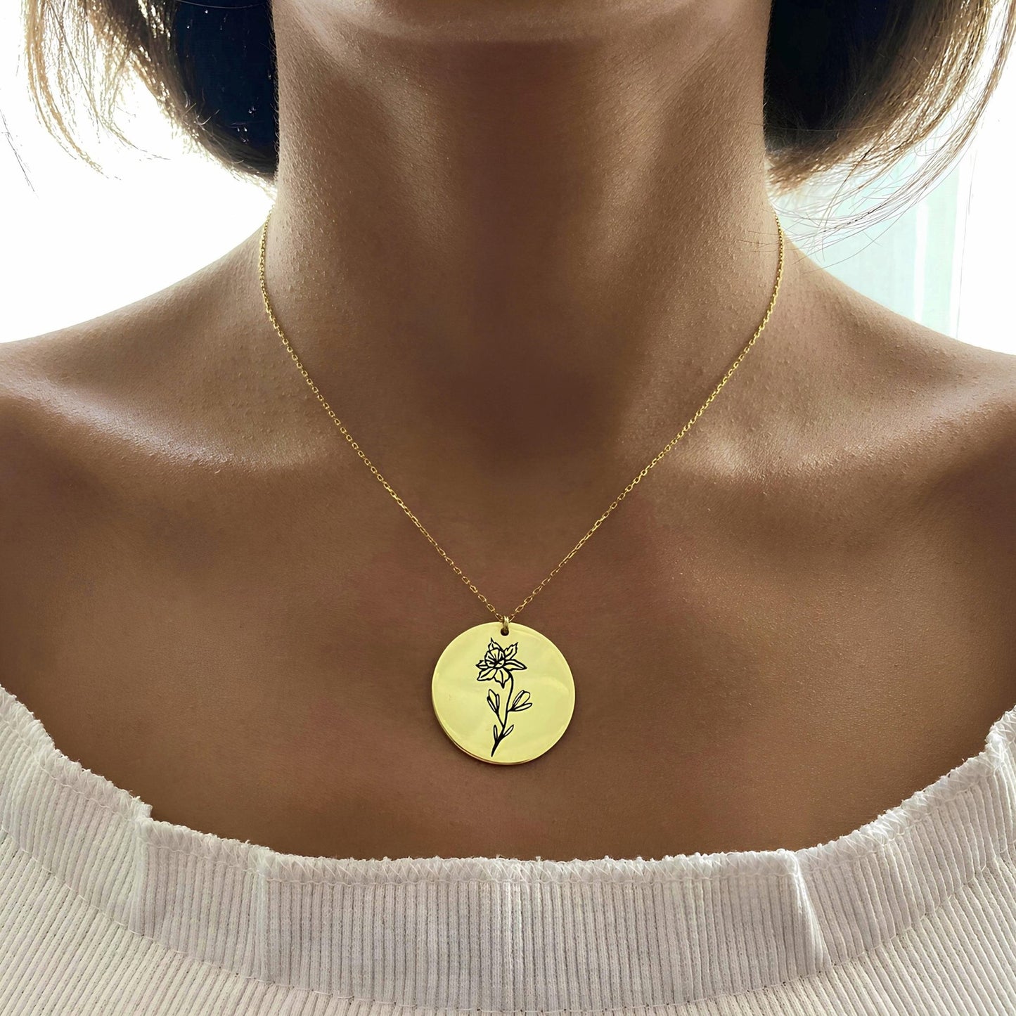 14 Ayar Altın Kaplama Doğum Çiçeği Kolye: 925 Ayar Gümüş Kişiye Özel Gravürlü Madalyon - Lisen Aksesuar