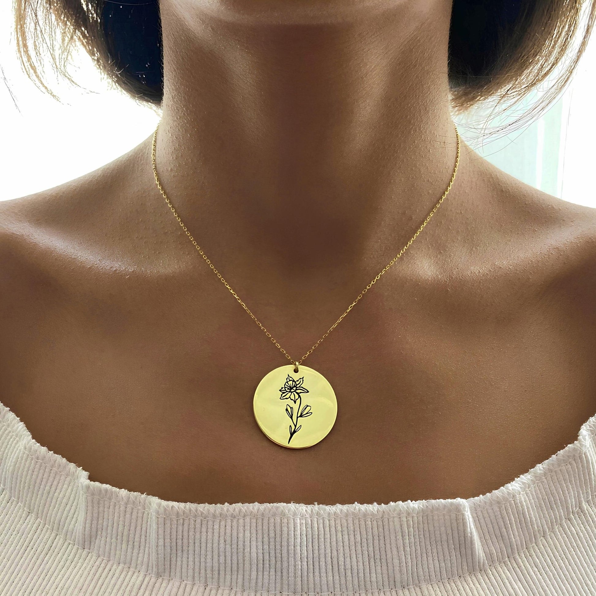 14 Ayar Altın Kaplama Doğum Çiçeği Kolye: 925 Ayar Gümüş Kişiye Özel Gravürlü Madalyon - Lisen Aksesuar