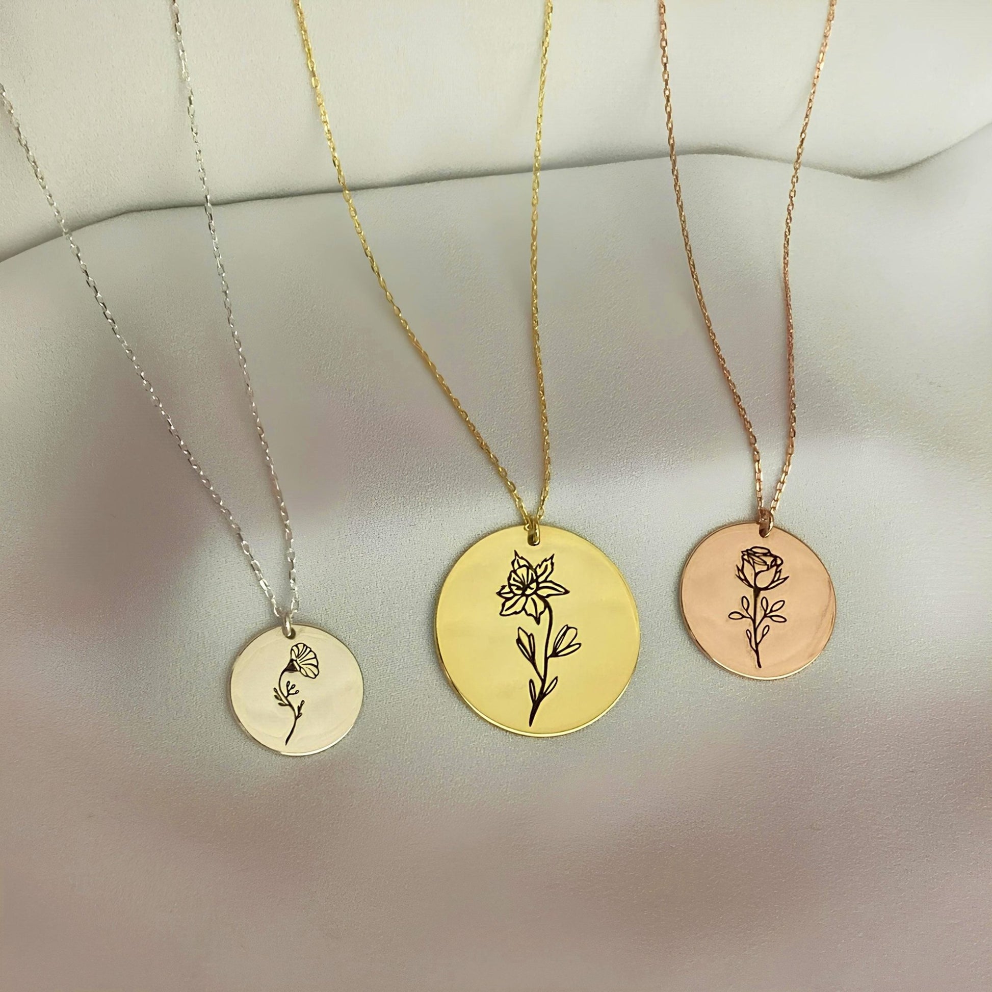 14 Ayar Altın Kaplama Doğum Çiçeği Kolye: 925 Ayar Gümüş Kişiye Özel Gravürlü Madalyon - Lisen Aksesuar