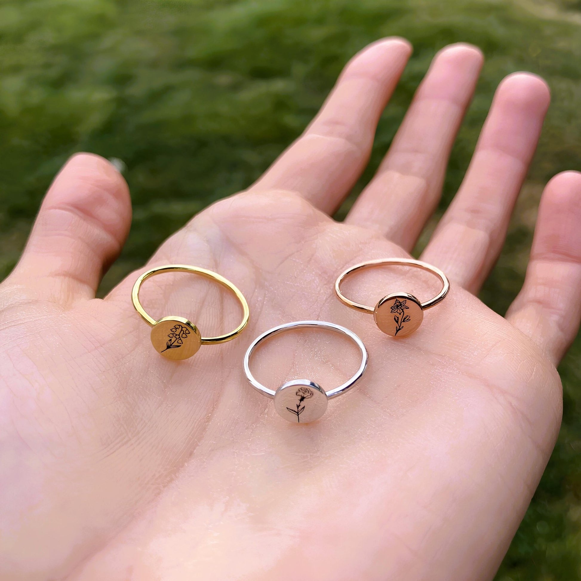 14 Ayar Altın Kaplama Kişiye Özel Doğum Çiçeği Yüzük: 925 Ayar Gümüş Özel Gravürlü Takı - Lisen Aksesuar