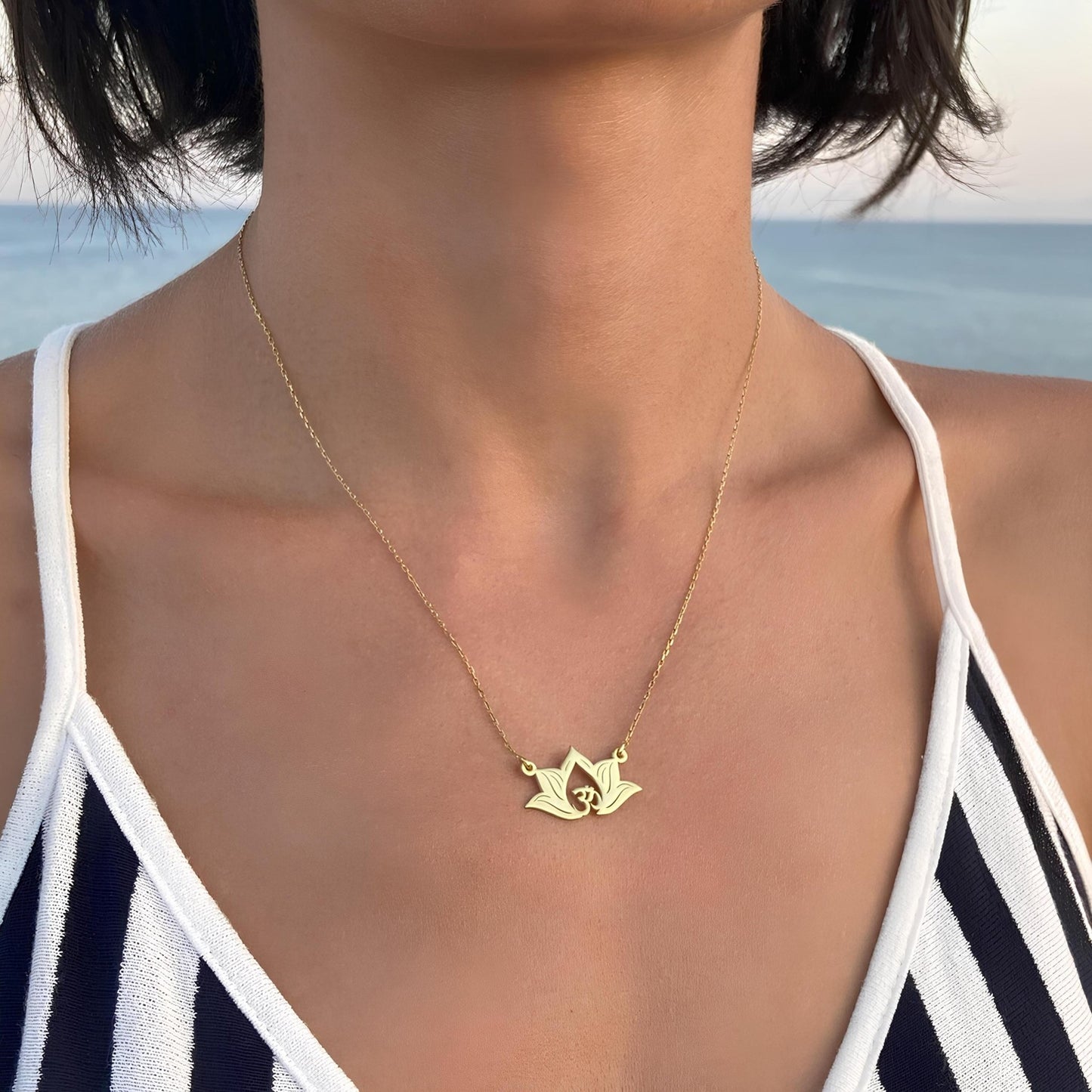14 Ayar Altın Kaplama Lotus Om Kolye: 925 Ayar Gümüş Spiritüel Takı - Lisen Aksesuar