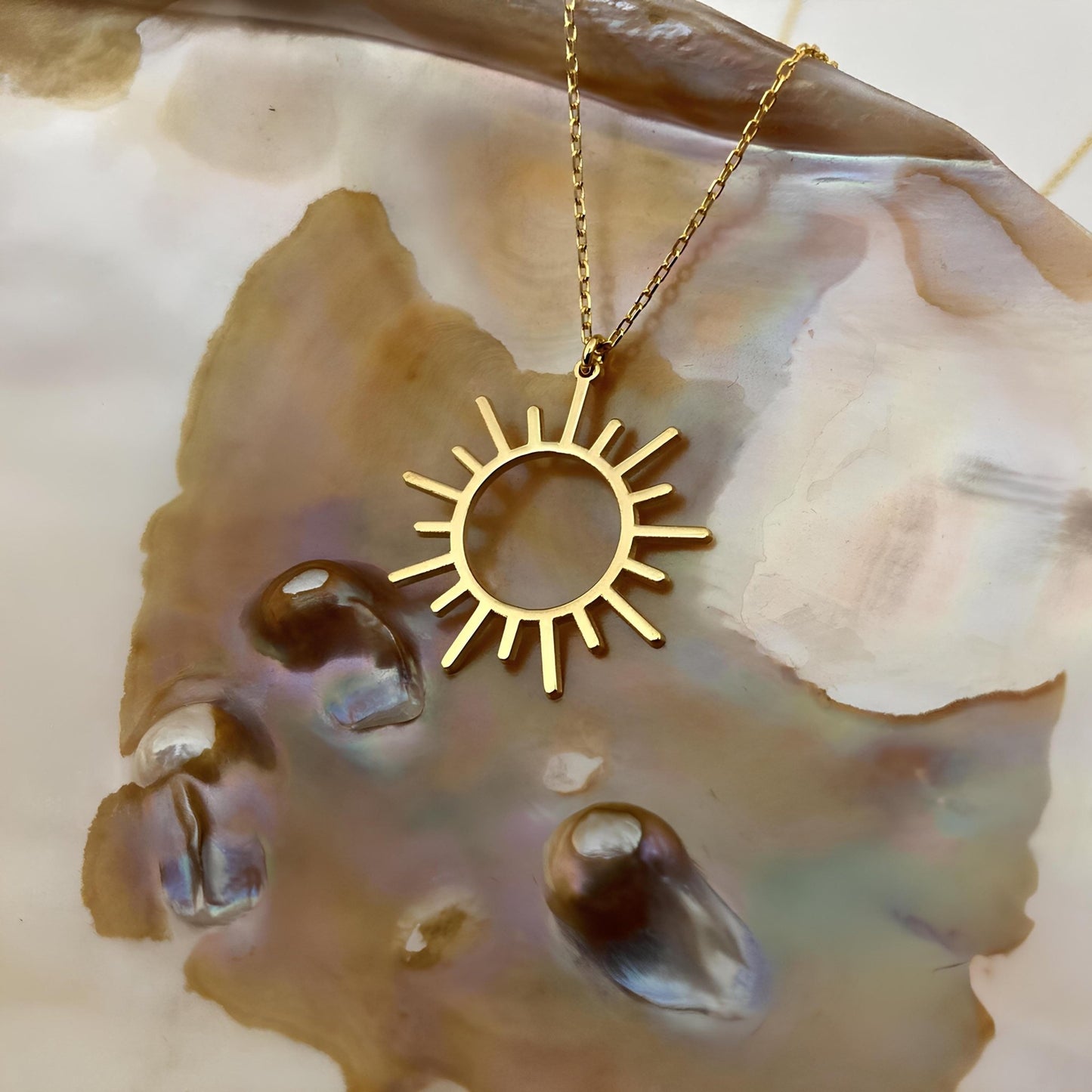 14 Ayar Altın Kaplama Minimalist Güneş Kolyesi: 925 Ayar Gümüş Zarif Güneş Işını Kolye Ucu - Lisen Aksesuar