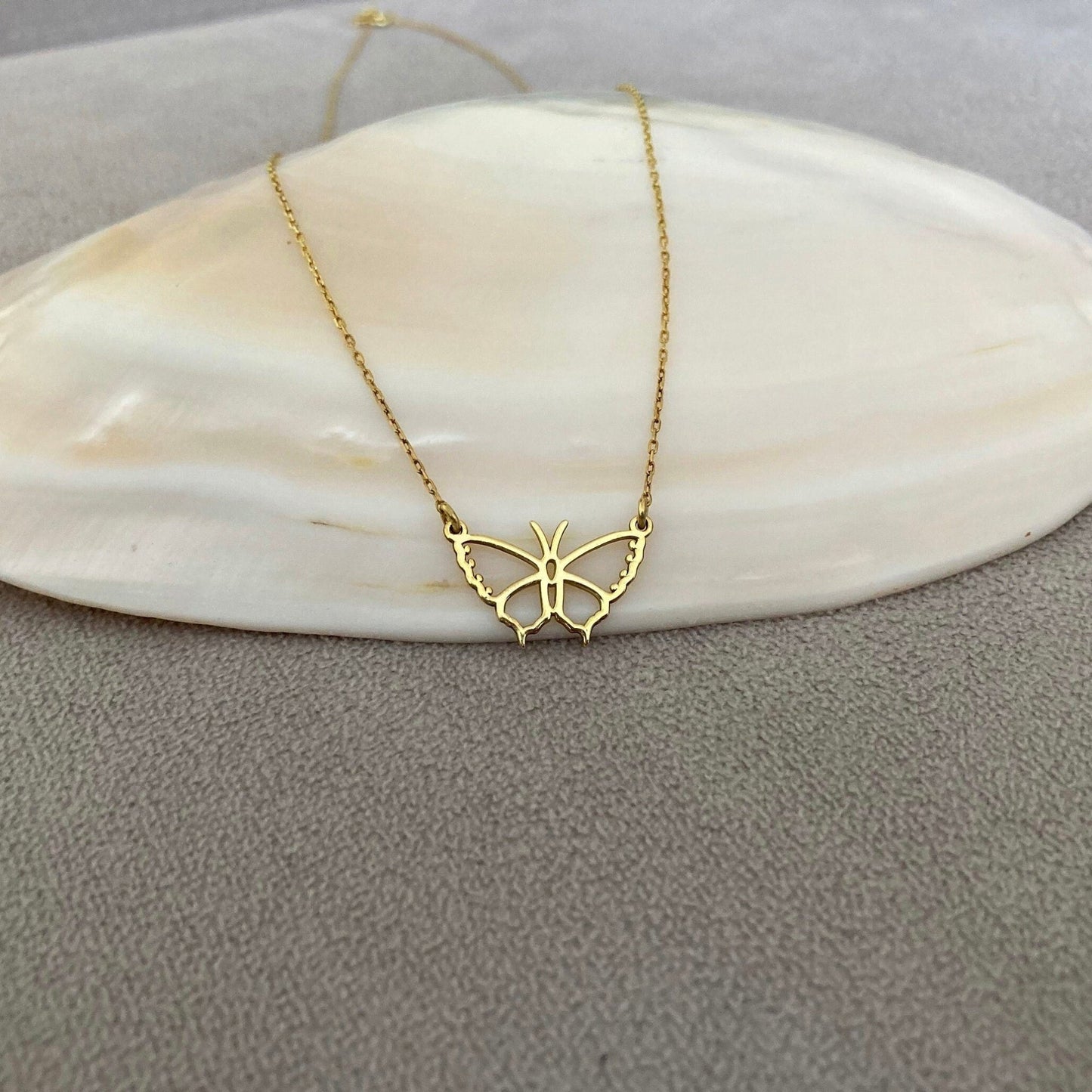 14 Ayar Altın Kelebek Kolye: 925 Ayar Gümüş Doğadan İlham Alan Takı - Lisen Aksesuar