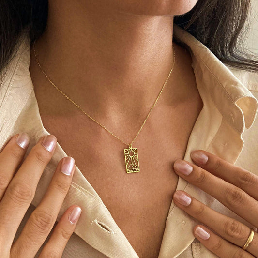 925 Ayar Gümüş Güneş ve Dalga Kolyesi: Altın Kaplama Minimalist Doğa İlhamlı Takı - Lisen Aksesuar