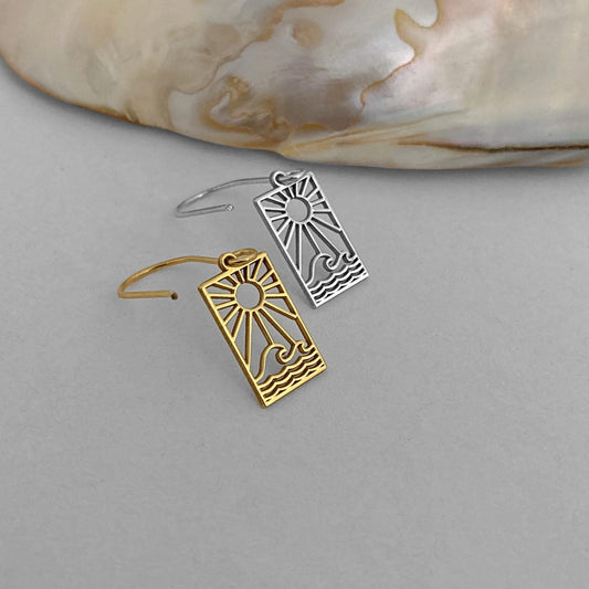 925 Ayar Gümüş Güneş ve Dalga Küpe: Altın Kaplama Minimalist Sallantılı Doğal Tasarım - Lisen Aksesuar