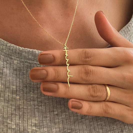 925 Ayar Gümüş Kişiye Özel Dikey İsim Kolyesi: 14 Ayar Altın Kaplama Kişiselleştirilmiş Takı - Lisen Aksesuar