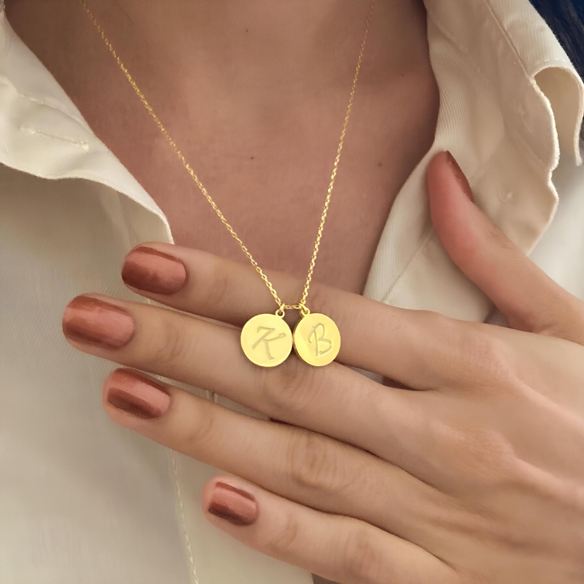 925 Ayar Gümüş Kişiye Özel Harf Disk Kolye: 14 Ayar Altın Kaplama Yuvarlak Baş Harfi - Lisen Aksesuar