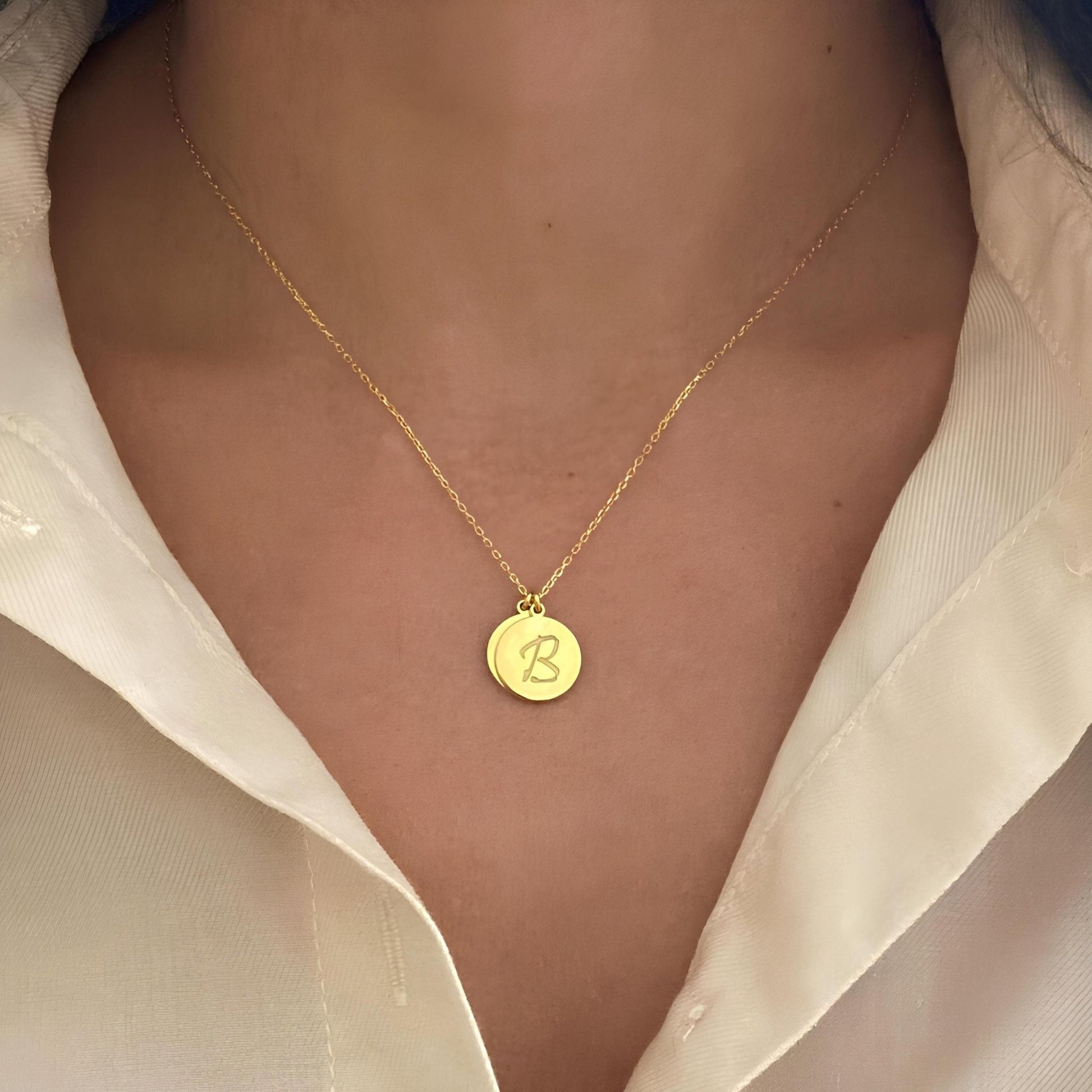 925 Ayar Gümüş Kişiye Özel Harf Disk Kolye: 14 Ayar Altın Kaplama Yuvarlak Baş Harfi - Lisen Aksesuar