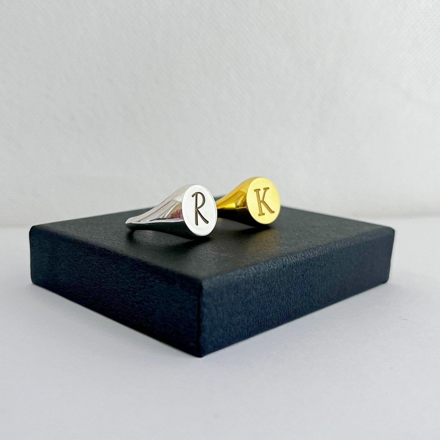 925 Ayar Gümüş Kişiye Özel Kazımalı Signet Yüzük: Altın Kaplama Unisex Takı - Lisen Aksesuar