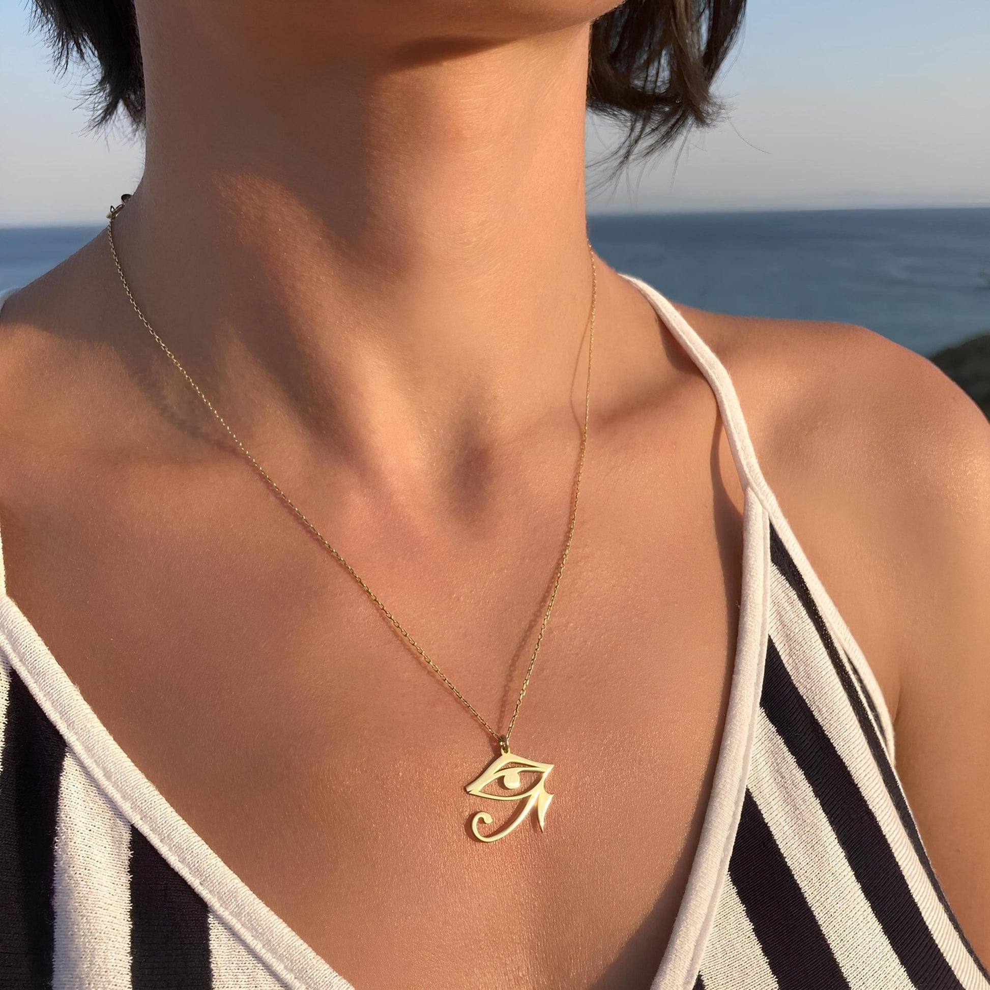 925 Ayar Gümüş ve 14 Ayar Altın Kaplama Eye of Ra & Eye of Horus Kolye: Antik Mısır Kutsal Koruma Sembolü - Lisen Aksesuar