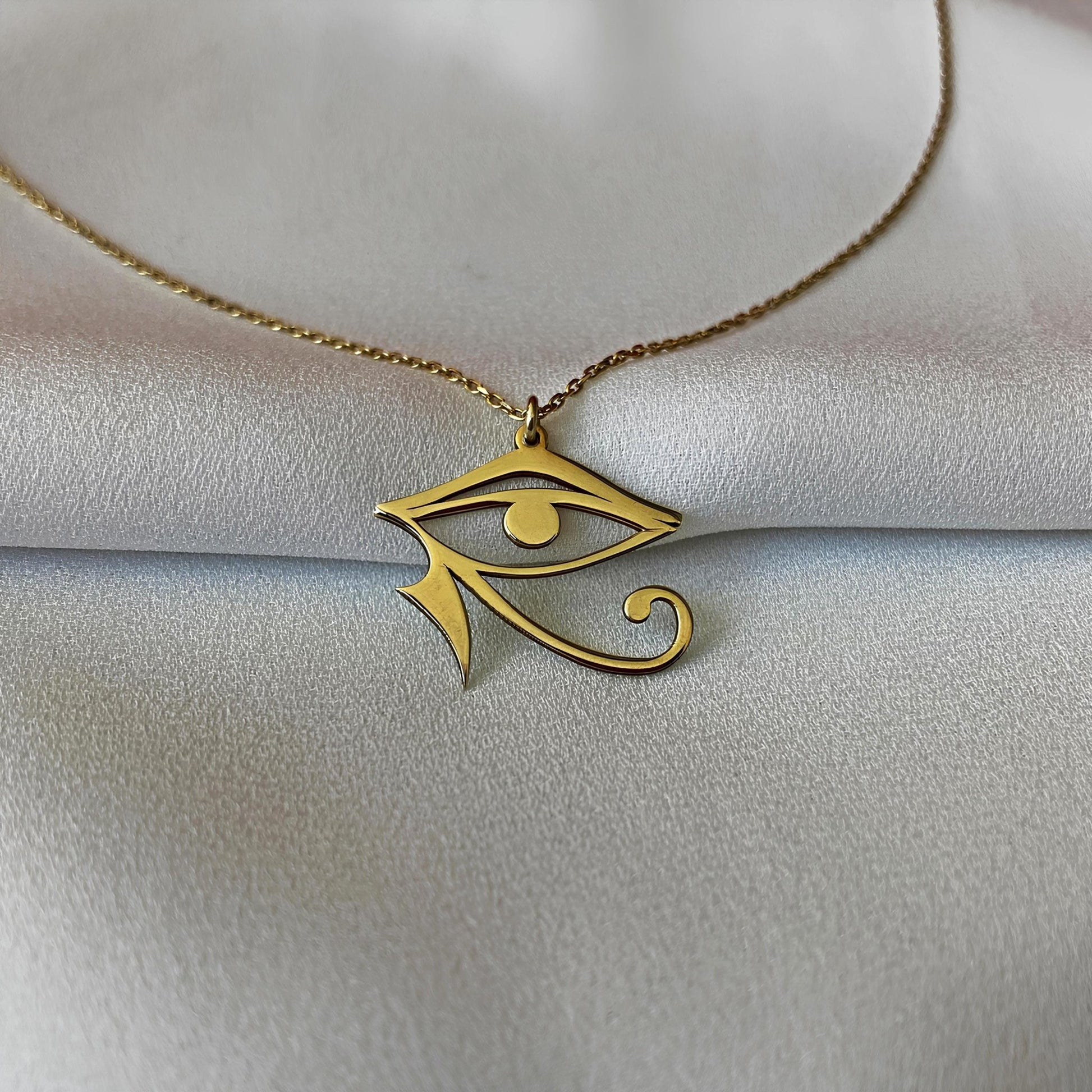925 Ayar Gümüş ve 14 Ayar Altın Kaplama Eye of Ra & Eye of Horus Kolye: Antik Mısır Kutsal Koruma Sembolü - Lisen Aksesuar