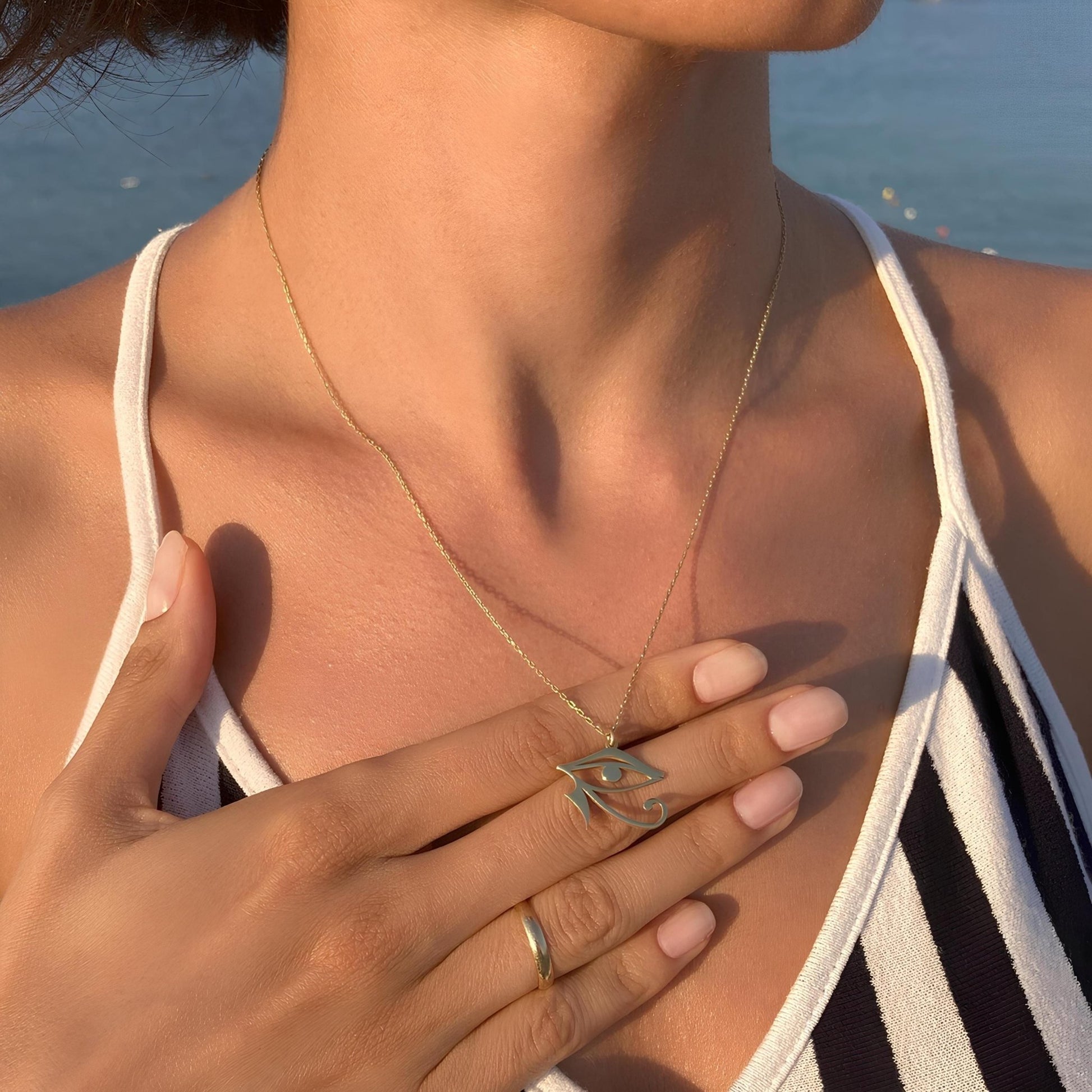 925 Ayar Gümüş ve 14 Ayar Altın Kaplama Eye of Ra & Eye of Horus Kolye: Antik Mısır Kutsal Koruma Sembolü - Lisen Aksesuar