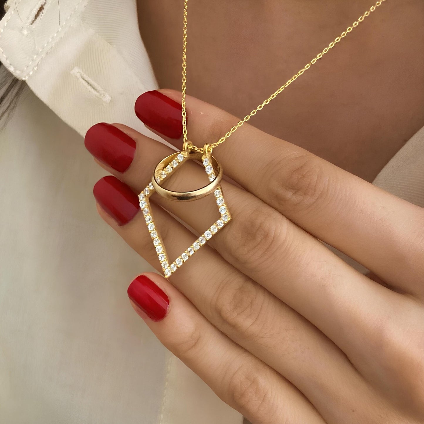 925 Ayar Gümüş ve Altın Kaplama: Pavé Elmas Şekilli Yüzük Tutucu Kolye - Lisen Aksesuar