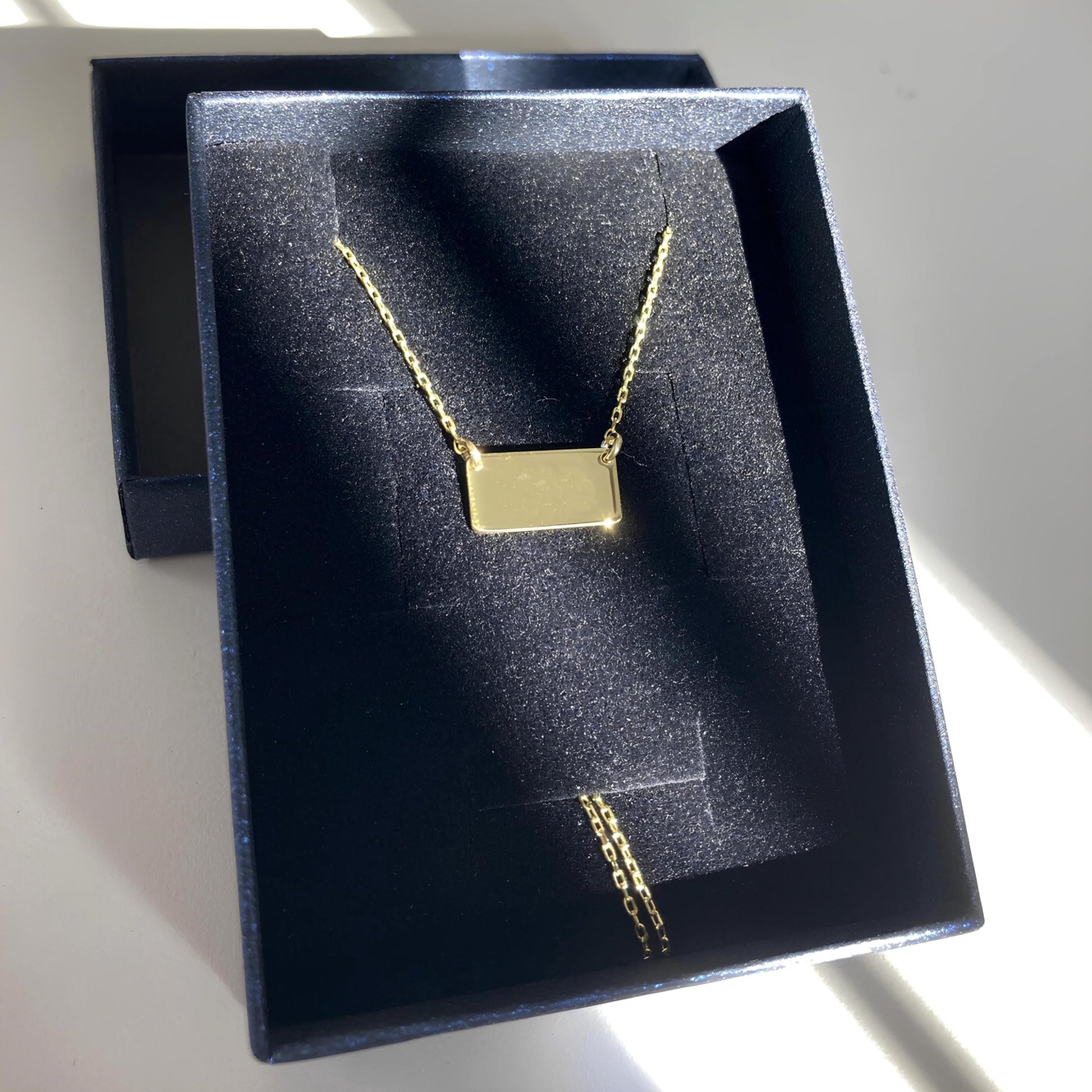 925 Ayar Gümüş Yatay Bar Kolye: Altın Kaplama Kişiye Özel Gravür Minimal Hediye - Lisen Aksesuar