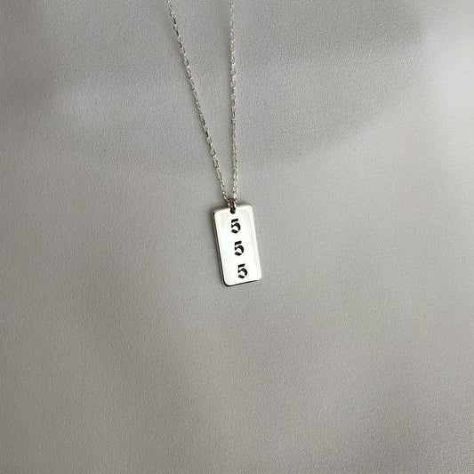 Altın Kaplama Kişiye Özel Melek Numarası Kolyesi: 925 Ayar Gümüş, Dikey Bar, Minimalist ve Anlamlı Tak - Lisen Aksesuar