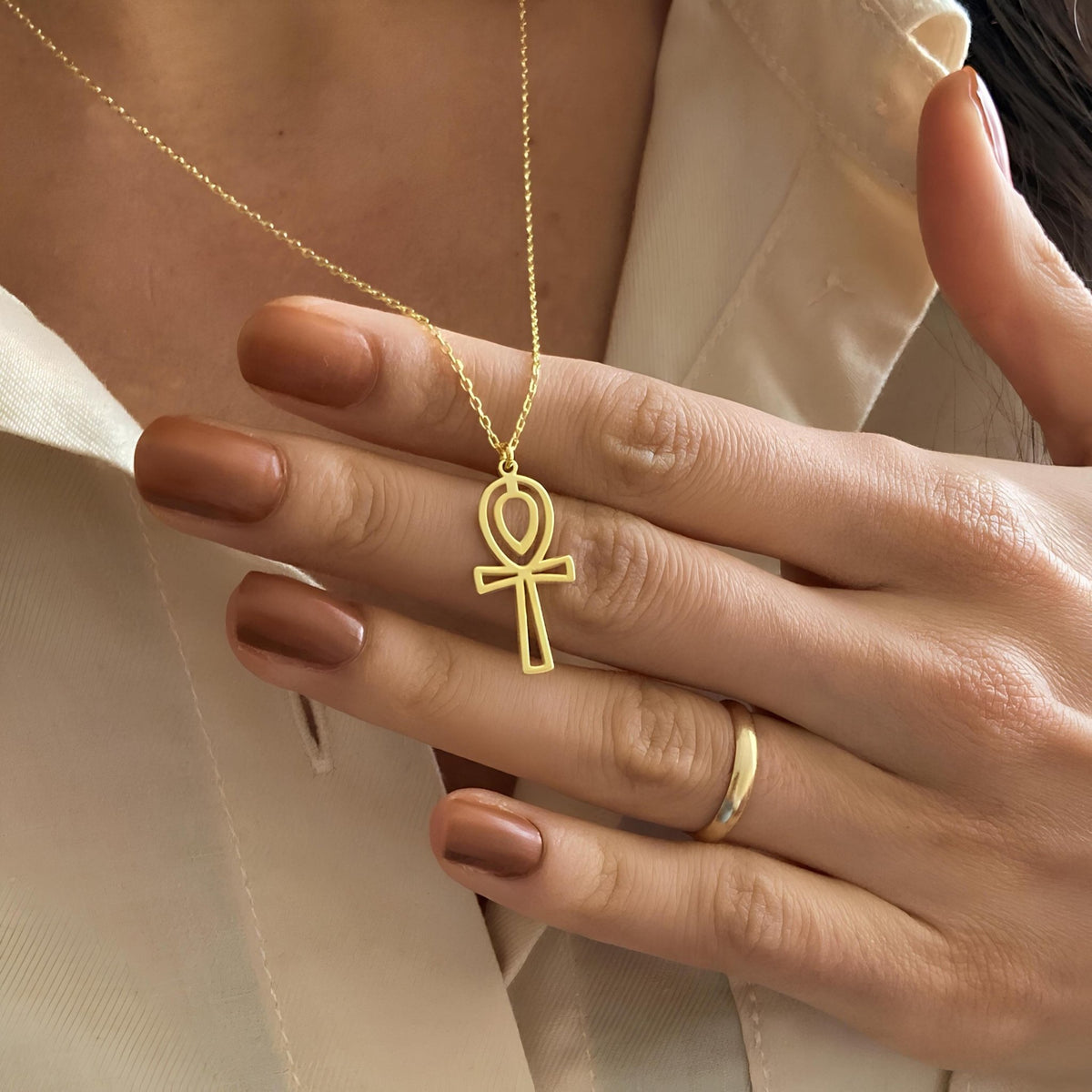 Dainty 14K Gold Ankh Necklace: Egyptian Key of Life Pendant - Lisen Aksesuar