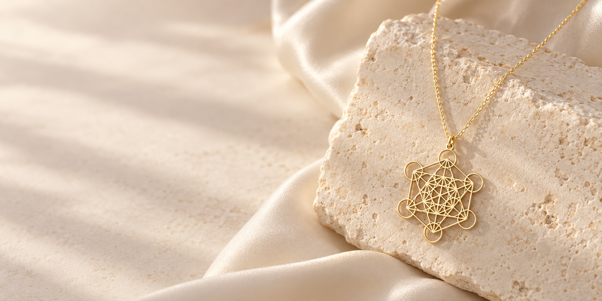 Lisen Jewelry Metatron kolye zarif minimal ana sayfa görseli