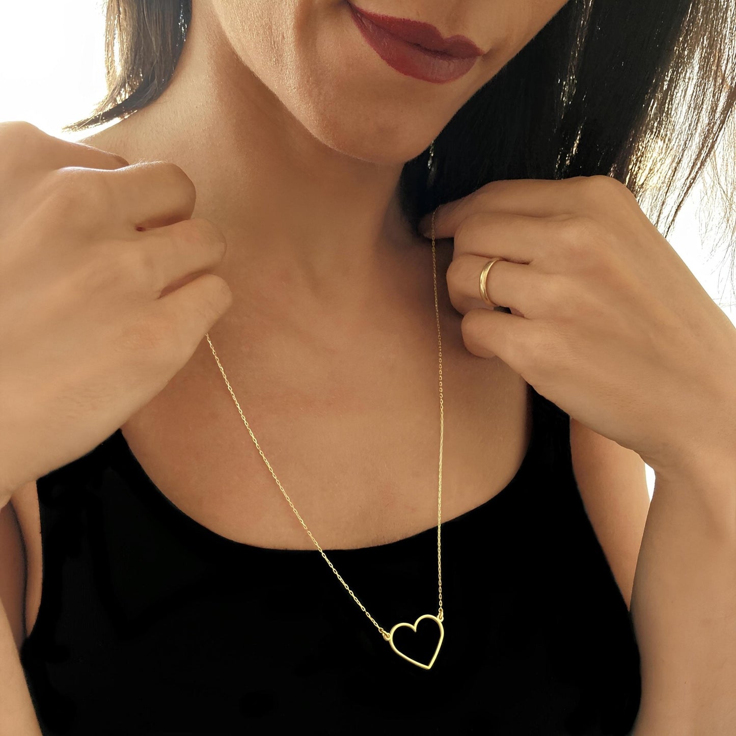 Minimalist Kalp Kolye: 14 Ayar Altın, Sevgi ve Zarafet Sembolü Kolyesi - Lisen Jewelry