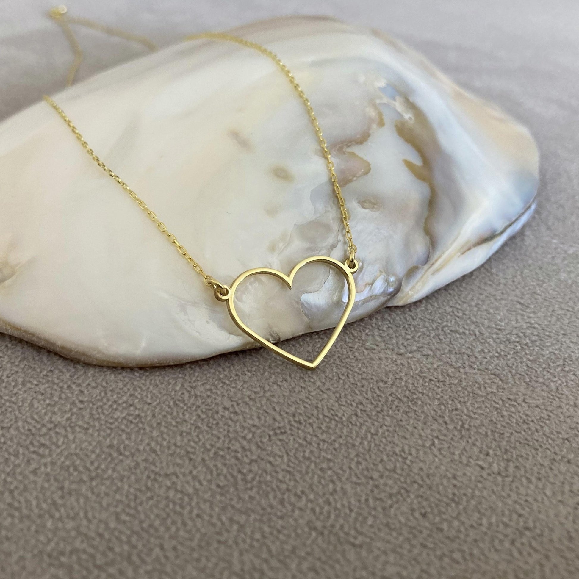 Minimalist Kalp Kolye: 14 Ayar Altın, Sevgi ve Zarafet Sembolü Kolyesi - Lisen Jewelry