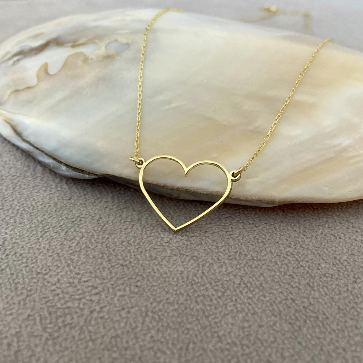 Minimalist Kalp Kolye: 14 Ayar Altın, Sevgi ve Zarafet Sembolü Kolyesi - Lisen Jewelry