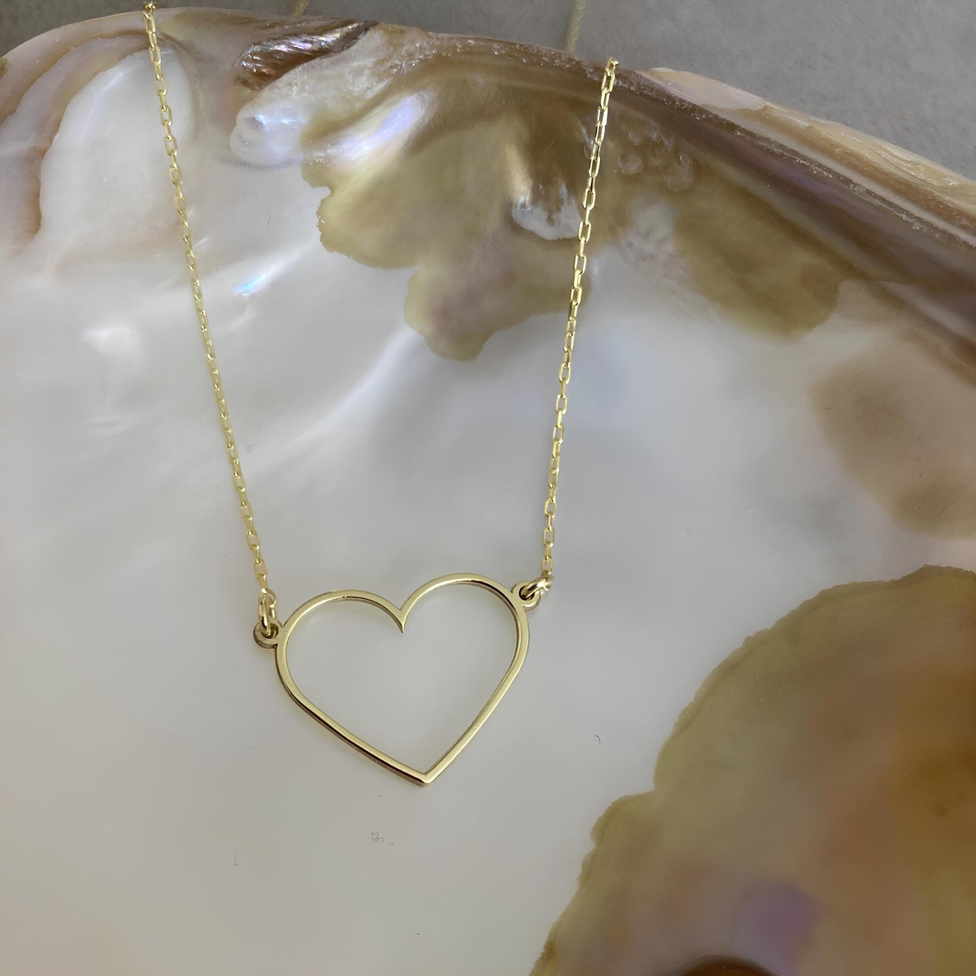 Minimalist Kalp Kolye: 14 Ayar Altın, Sevgi ve Zarafet Sembolü Kolyesi - Lisen Jewelry