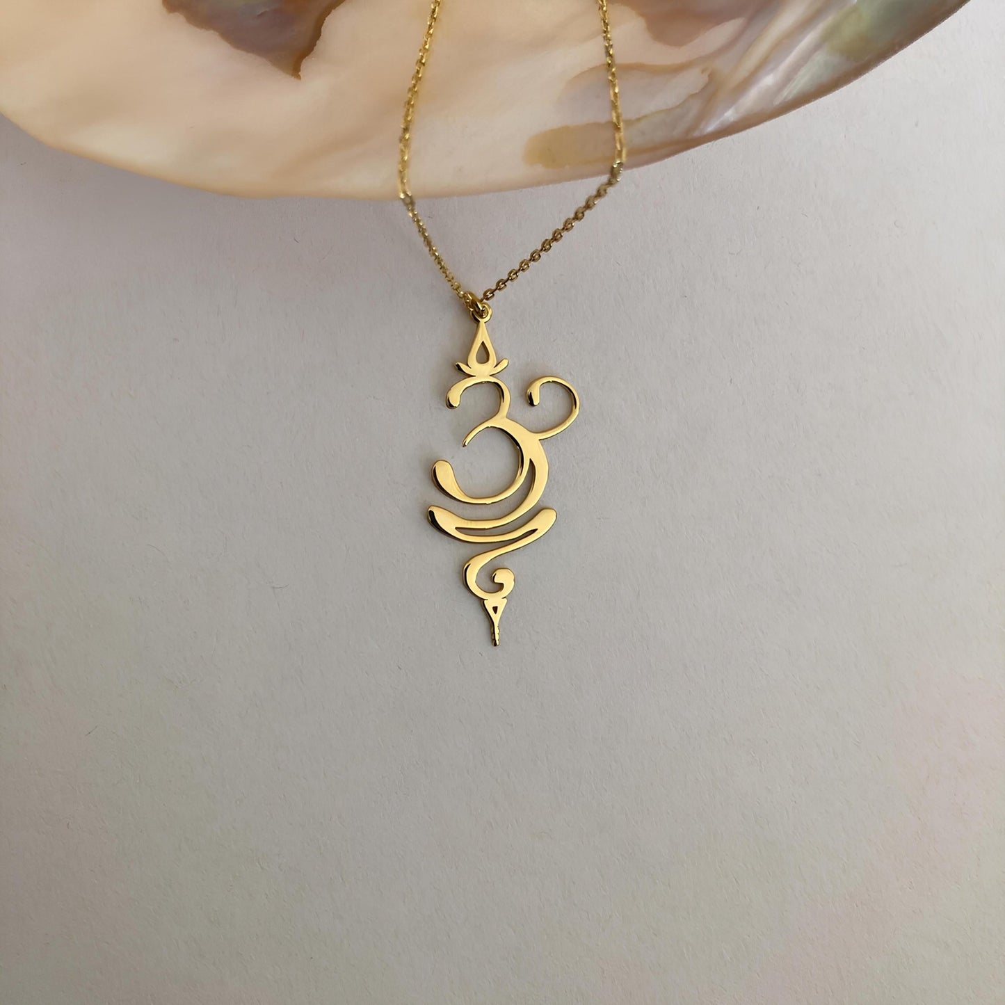 OM Sembolü Yoga Kolye – 925 Ayar Gümüş, Altın ve Rose Altın Kaplama Spiritüel ve Meditasyon Takısı - Lisen Jewelry